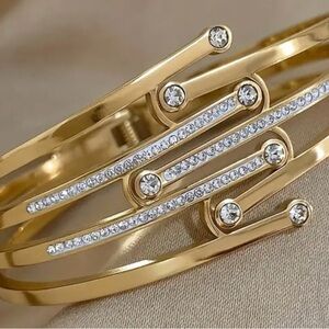 Bangle bracelet